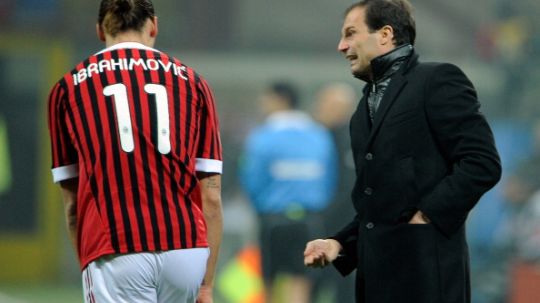 Massimiliano Allegri (kanan) saat masih melatih AC Milan di tahun 2011 lalu. Copyright: © Getty Images