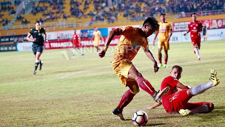 Semen Padang FC sukses menahan imbang Sriwijaya FC dengan skor 0-0. Copyright: © Muhammad Effendi/INDOSPORT