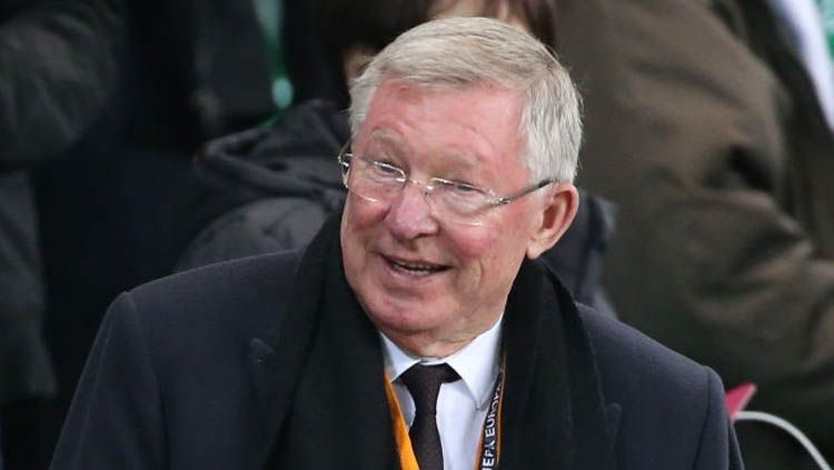 Sir Alex Ferguson tegas dalam mendidik anak-anak asuhnya di Manchester United. Copyright: © Getty Images