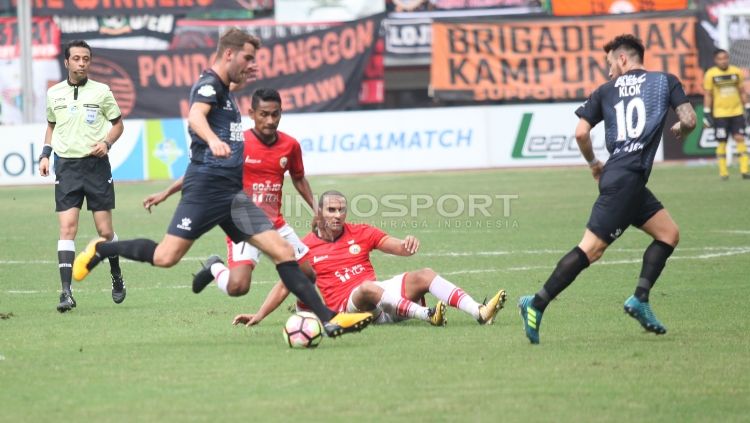 Persija Jakarta vs PSM Makassar. Copyright: © Herry Ibrahim/INDOSPORT