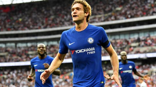 Selebrasi pemain Chelsea, Marcos Alonso usai mencetak gol ke gawang Tottenham Hotspur. Copyright: © Getty Images