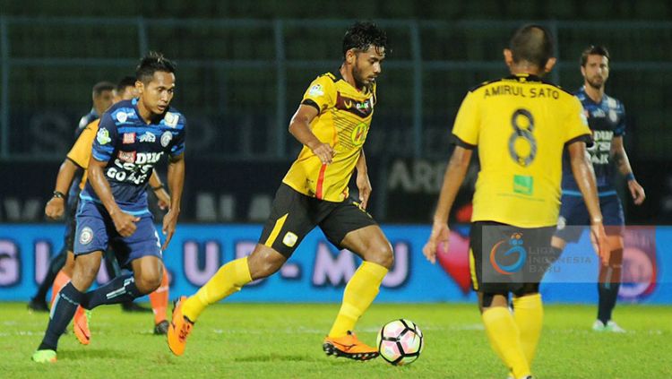 Barito Putera vs Arema FC di tahun 2017. Copyright: © liga-indonesia.id