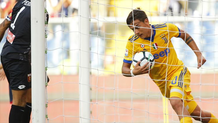 Dybala cetak tiga gol. Copyright: © AFP