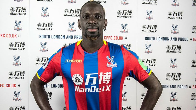 Mamadou Sakho resmi memperkuat Crystal Palace. Copyright: © www.cpfc.co.uk