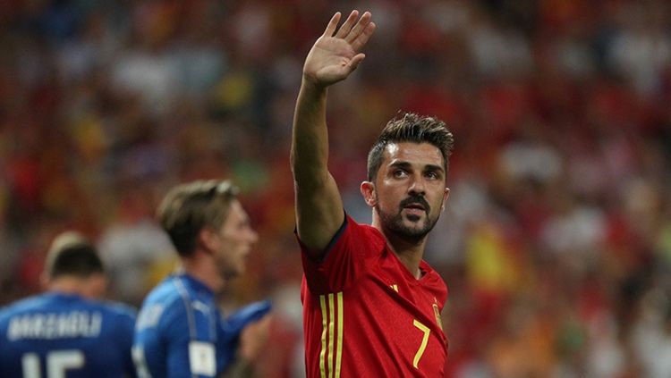 Jauh sebelum menyatakan pensiun, David Villa pernah ditaklukkan oleh penjaga gawang asal Indonesia, Dian Agus Prasetyo. Copyright: © getty images