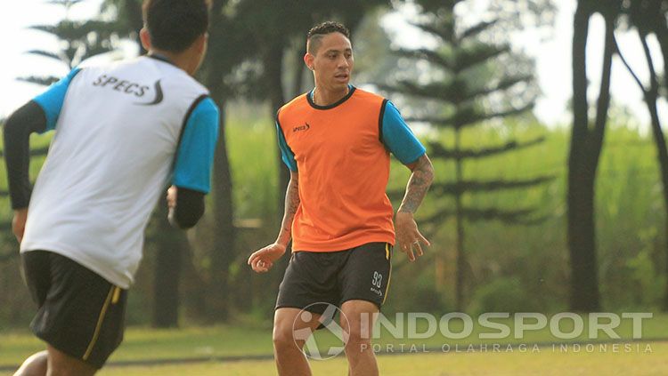 Eks Arema FC, Juan Pablo Pino. Copyright: © Indosport/Ian Setiawan