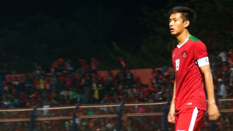 Hanis Saghara Putra saat memperkuat Timnas Indonesia. Copyright: © balanem