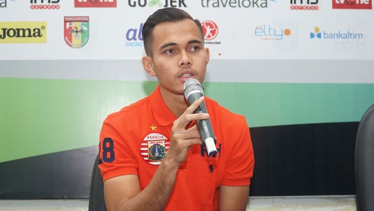 Rezaldi Hehanusa dalam jumpa pers. Copyright: © Tim Media Persija