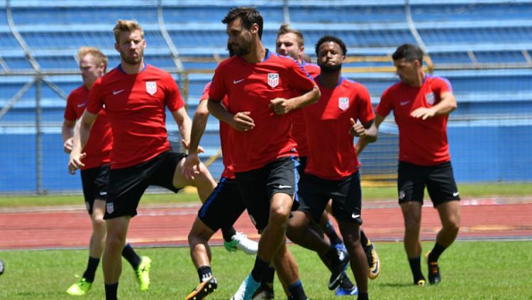 Skuat Timnas Amerika Serikat dalam sesi latihan. Copyright: © INDOSPORT