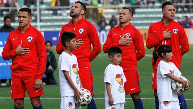 Alexis Sanchez, Mauricio Isla, Marcelo Diaz, dan Eduardo Vargas saat memperkuat Timnas Chile. Copyright: © INDOSPORT