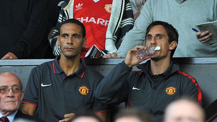 Rio Ferdinand dan Gary Neville, dua legenda Manchester United. Copyright: © getty images
