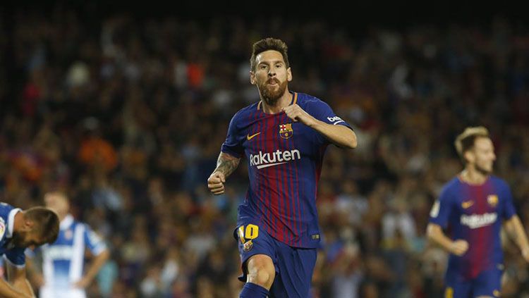 Lionel Messi mencetak 2 gol di babak pertama saat Barcelona menjamu Espanyol. Copyright: © Barcelona FC