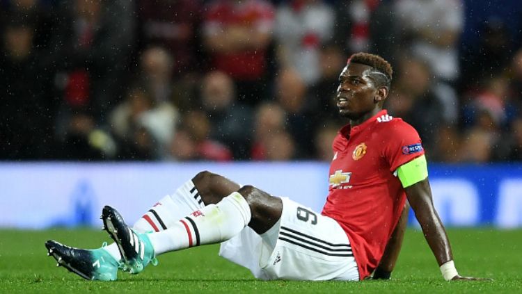 Paul Pogba mengalami cedera dalam laga kontra Basel di babak grup A Liga Champions 2017/18. Copyright: © getty images