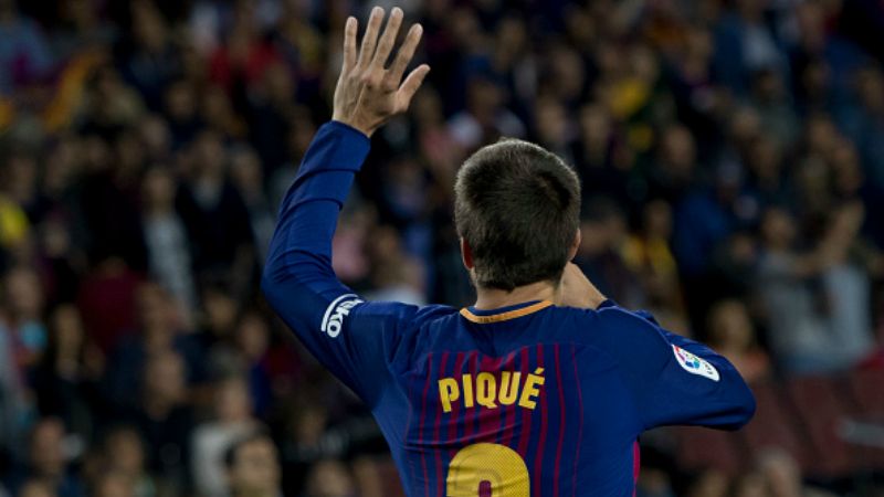 Bek milik klub pesaing Liga Spanyol (LaLiga), Barcelona, Gerard Pique resmi mengumumkan penisun dari La Blaugrana. Copyright: © getty images