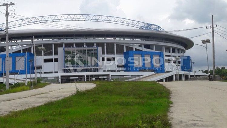 Pembangunan Stadion Batakan tertunda karena kendala anggaran. Copyright: © Indosport/Teddy Rumengan