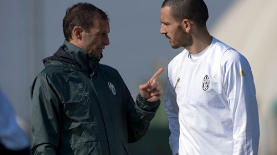 Leonardo Bonucci dan Massimiliano Allegri, saat masih di Juventus. Copyright: © getty images