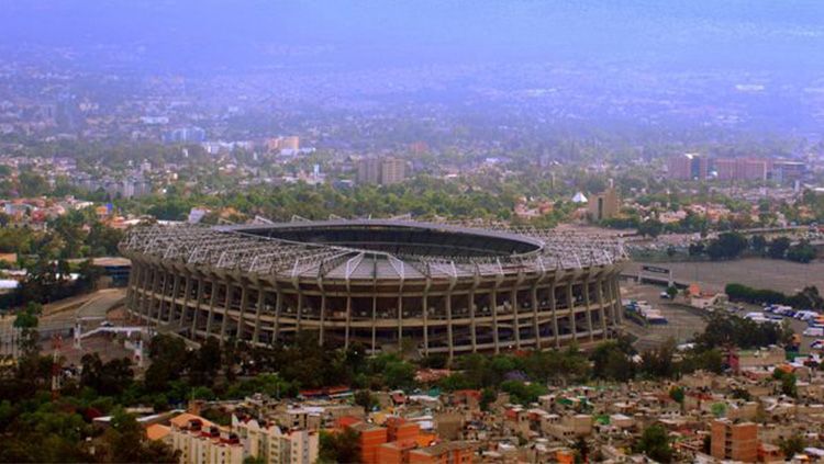 Kondisi Stadion Azteca masih kokoh meski diguncang gempa besar. Copyright: © Mirror