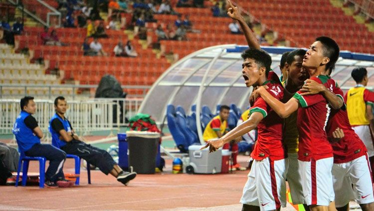 Selebrasi pemain Timnas Indonesia U-16 usai mengalahkan Thailand dengan skor 1-0. Copyright: © PSSI