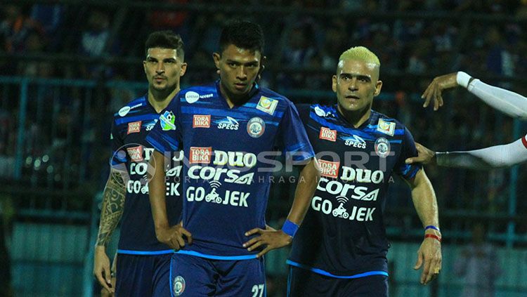 Arema FC mengalami dua kekalahan beruntun di Liga 1. Copyright: © INDOSPORT/Ian Setiawan