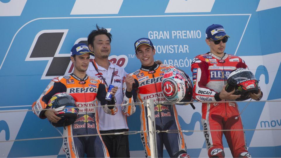 Dani Pedrosa, Marc Marquez, dan Jorge Lorenzo di podium MotoGP Aragon. Copyright: © getty images