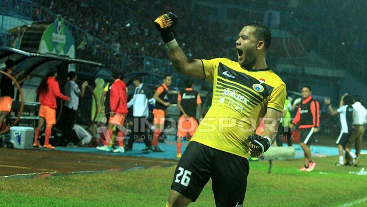 Andritany Ardhiyasa melakukan selebrasi. Copyright: © Ian Setiawan/INDOSPORT