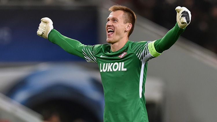 Artem Rebrov, selebrasi setelah rekannya Fernandi cetak gol ke gawang Liverpool. Copyright: © getty images