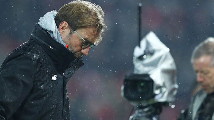 Jurgen Klopp tertunduk lesu. Copyright: © getty images