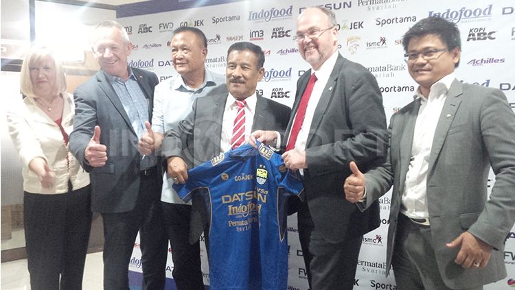 Jajaran manajemen Persib Bandung saat bertemu Menteri Australiat Barat, Bill Johnston. Copyright: © winnetnews.com