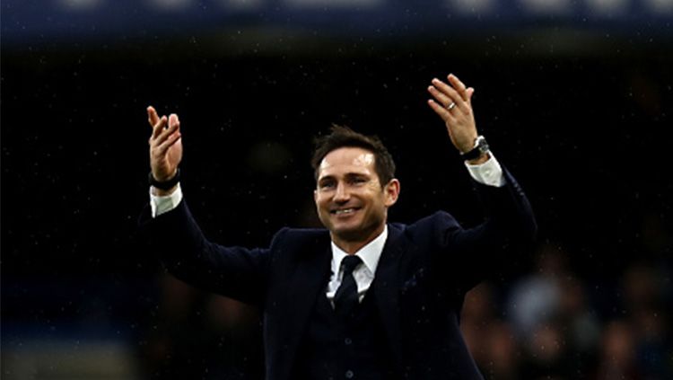 Frank Lampard akhirnya menanggapi nyanyian ejekan para suporter Leeds United. Copyright: © in