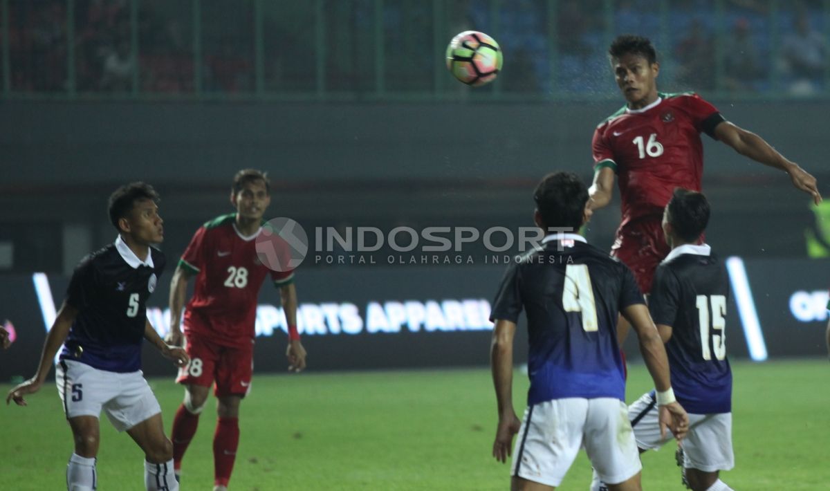 Fachrudin Aryanto menjadi kapten bagi Timnas Indonesia saat melawan Kamboja. Copyright: © INDOSPORT/Herry Ibrahim