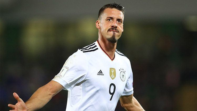 Sandro Wagner sukses mencetak gol kedua bagi Jerman ke gawang Irlandia Utara. Copyright: © DFB