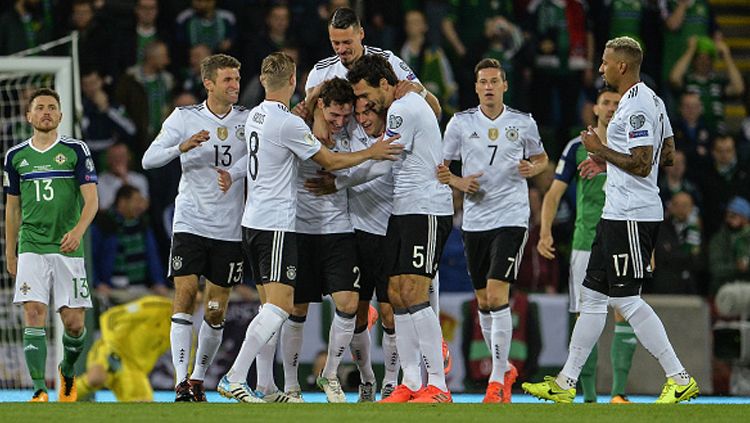 Selebrasi para pemain Timnas Jerman usai Sebastian Rudy mencetak gol. Copyright: © INDOSPORT