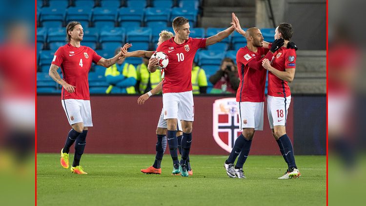 Markus Henriksen (tengah), gelandang serang Norwegia. Copyright: © INDOSPORT