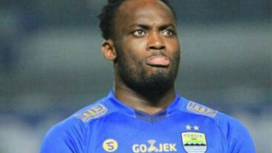 Michael Essien kerap membuat aksi konyol selama membela Persib Bandung. Copyright: © Intagram @ig_persib