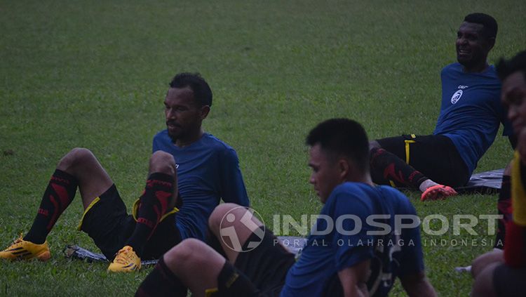 Skuat Sriwijaya FC tengah berlatih jelang menghadapi Perseru Serui. Copyright: © INDOSPORT/M Effendi.