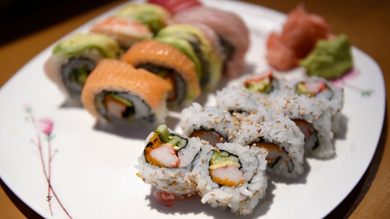Sushi, makanan khas Jepang. Copyright: © INDOSPORT