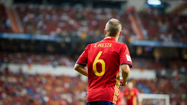 Andres Iniesta, mantan playmaker sekaligus kapten Timnas Spanyol. Copyright: © INDOSPORT