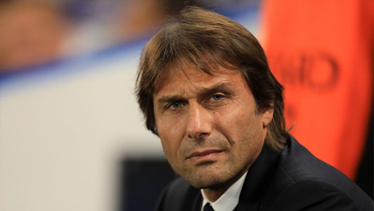 Pelatih Chelsea, Antonio Conte. Copyright: © INDOSPORT