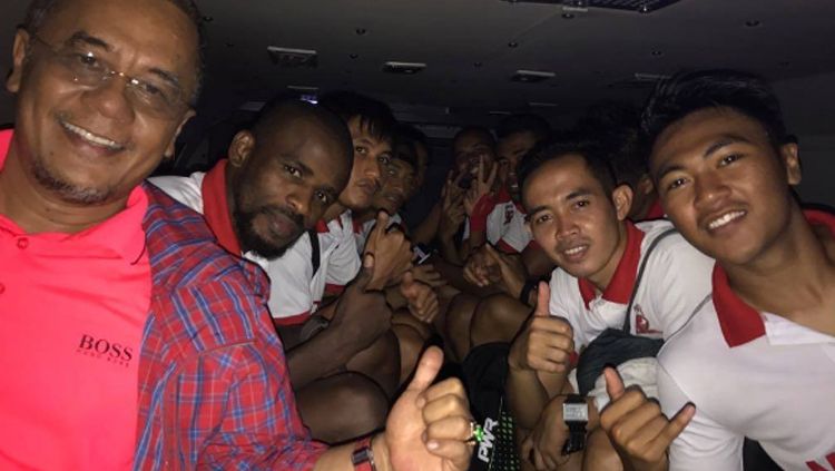 Pemain Madura United saat di dalam mobil rantis. Copyright: © maduraunited.fc