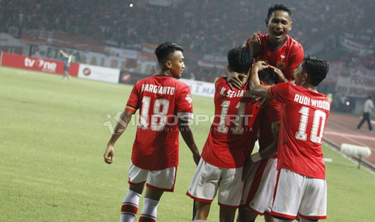 Selebrasi para pemain Persija Jakarta atas gol yang dicetak oleh Bambang Pamungkas. Copyright: © Herry ibrahim/INDOSPORT