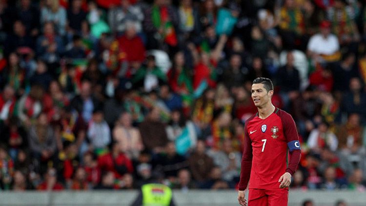Cristiano Ronaldo saat membela Timnas Portugal. Copyright: © INDOSPORT