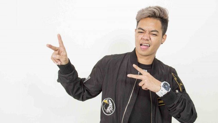 Penyebaran virus corona di Indonesia yang semakin meningkat membuat influencer seperti Reza 'Arap' Oktovian dan kawan-kawan langsung turun tangan. Copyright: © Grid.ID