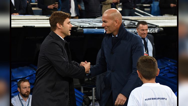 Mauricio Pochettino, pelatih Tottenham Hotspur (kiri) dan Zinedine Zidane, pelatih Real Madrid. Copyright: © INDOSPORT