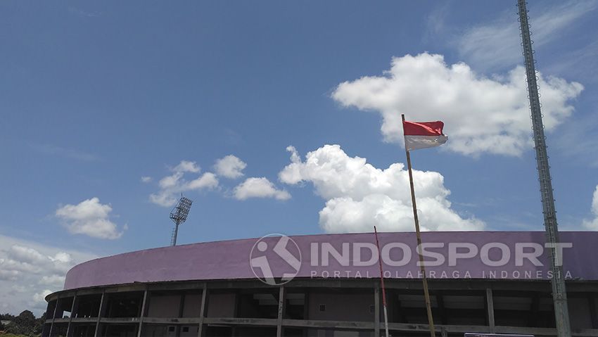 Stadion Benteng Taruna milik Persita Tangerang sudah memasuki tahap akhir pembangunan. Copyright: © Petrus Manus Da'Yerimon/Indosport.com