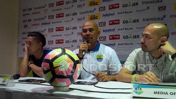 Pelatih Persib Bandung, Roberto Carlos Mario Gomez. Copyright: Â© Arif Rahman/INDOSPORT