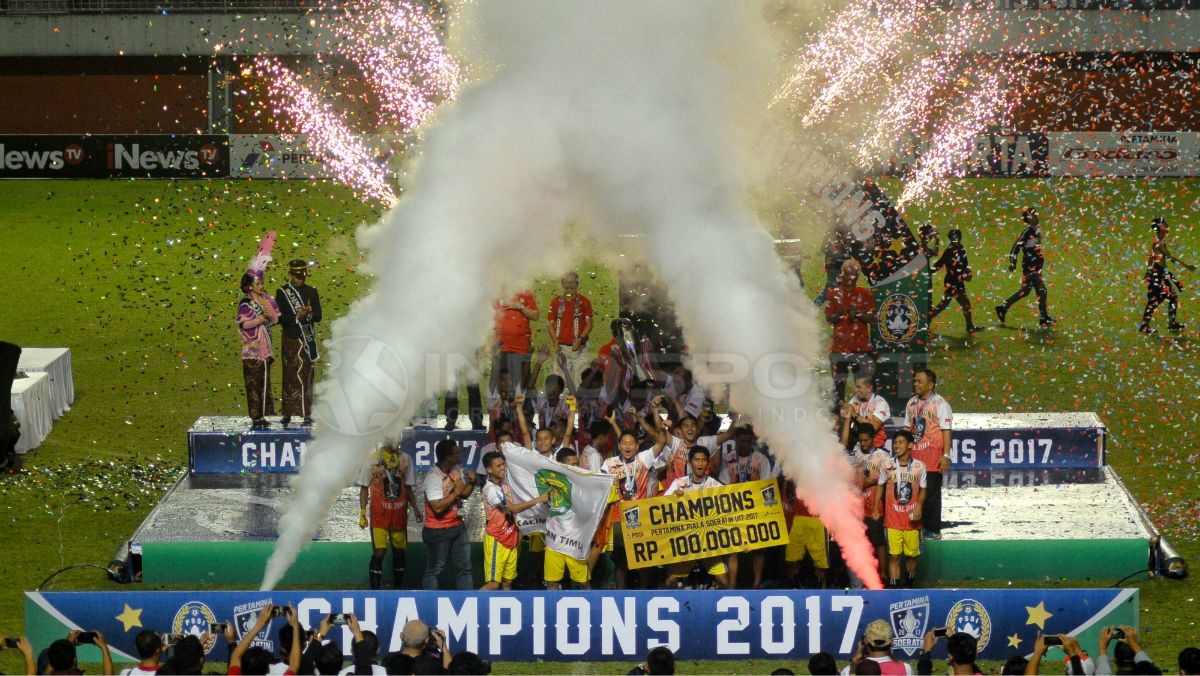 Podium juara Piala Soeratin 2017. Copyright: © Prima Pribadi/INDOSPORT