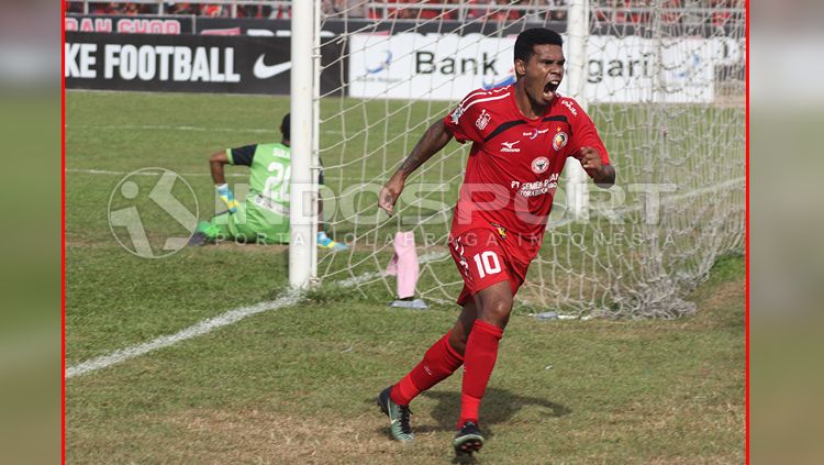 Vendry Mofu, penggawa Semen Padang dipastikan absen saat melawan Arema FC di pekan ke-25 Shopee Liga 1 2019. Copyright: © Taufik Hidayat/INDOSPORT