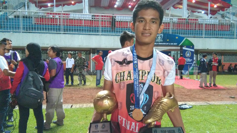 Muhammad Ramli, pemain terbaik dan topskor Piala Soeratin 2017. Copyright: © Prima Pribadi/INDOSPORT