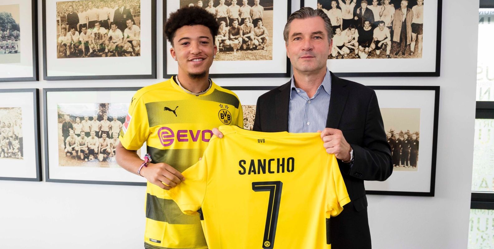 Jadon Sancho dimasukan ke tim utama Borussia Dortmund setelah penampilann gemilangnya di Piala Dunia U-17. Copyright: © -
