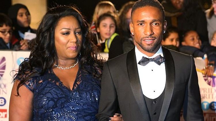 Jermain Defoe (kanan) dan pasangannya. Copyright: © dailymail.co.uk